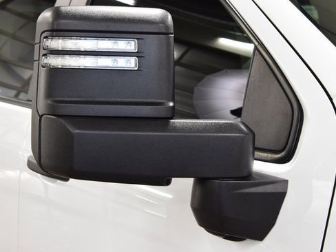 Used 2024 Chevrolet Silverado 2500 Custom w/ Custom Value Package image 18