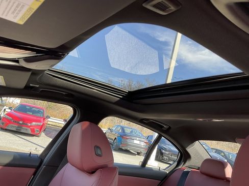 Used 2023 BMW 330i xDrive Sedan w/ Premium Package image 21