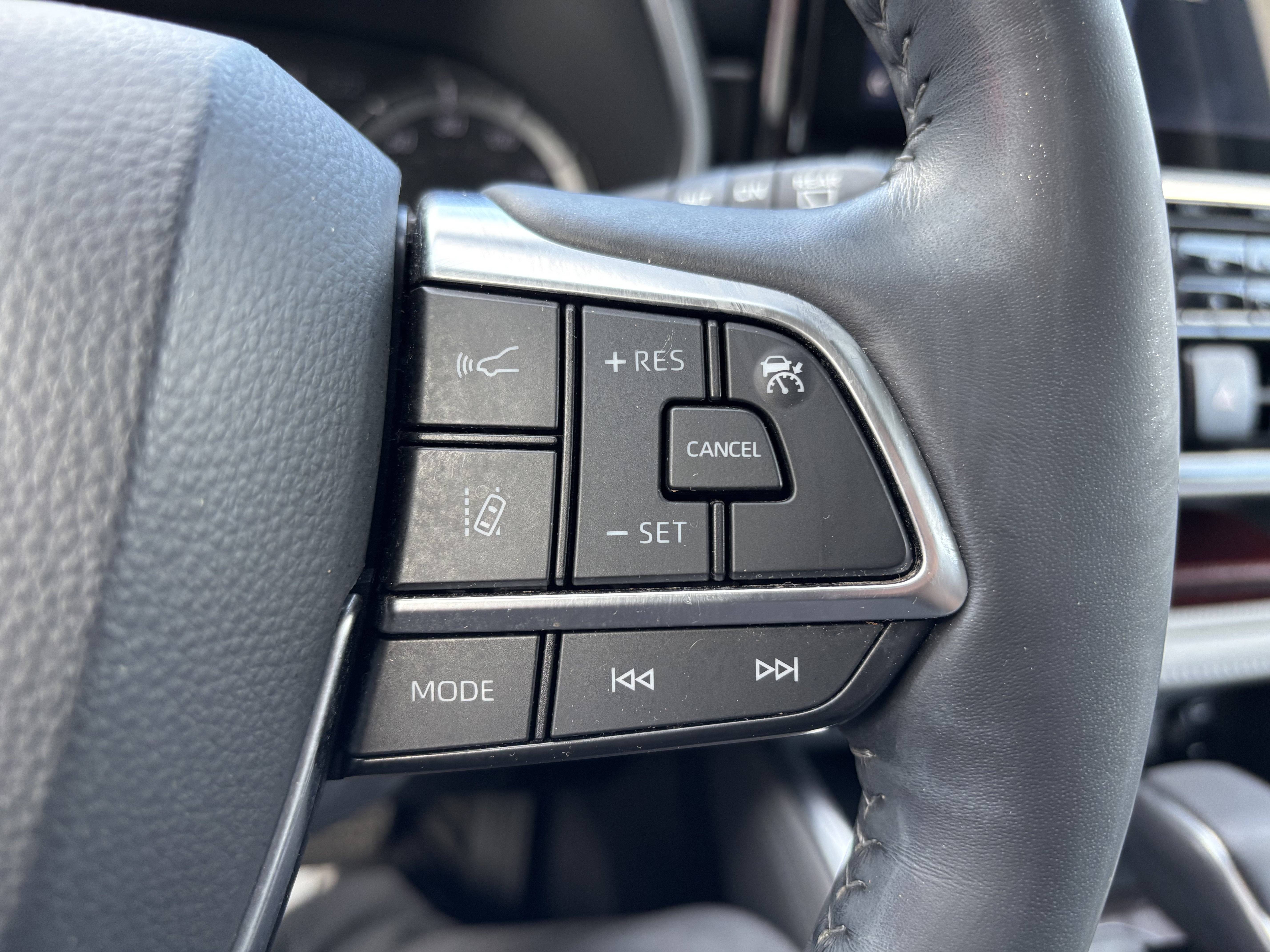 Used 2020 Toyota Highlander Limited AWD/4WD image 21