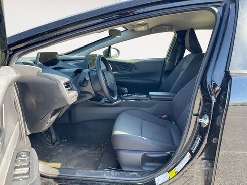 Used 2024 Toyota Prius LE FWD image 9