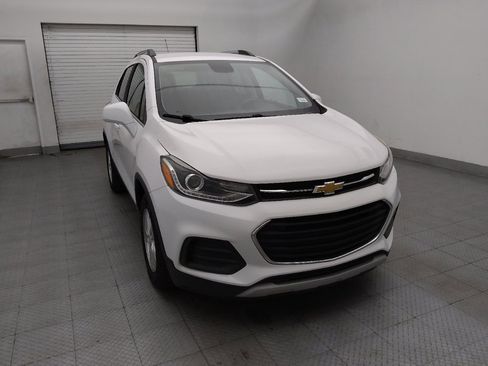 Used 2020 Chevrolet Trax LT FWD image 14