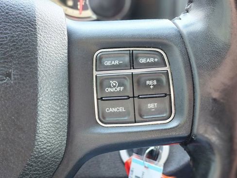 Used 2019 RAM 1500 Classic SLT w/ Luxury Group image 18