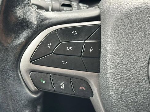 Used 2021 Jeep Grand Cherokee Laredo X image 17