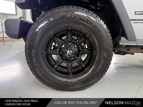 Used 2017 Jeep Wrangler Unlimited Sport w/ Quick Order Package 24S AWD/4WD image 11
