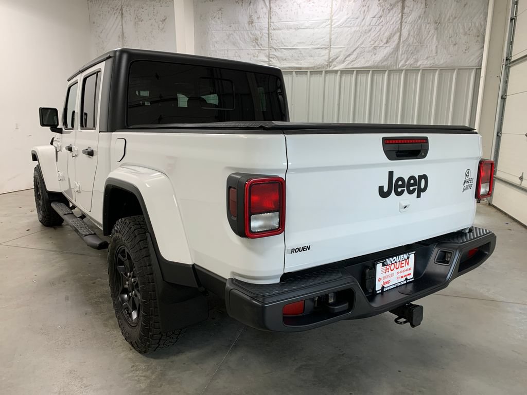 Used 2023 Jeep Gladiator Sport AWD/4WD image 7