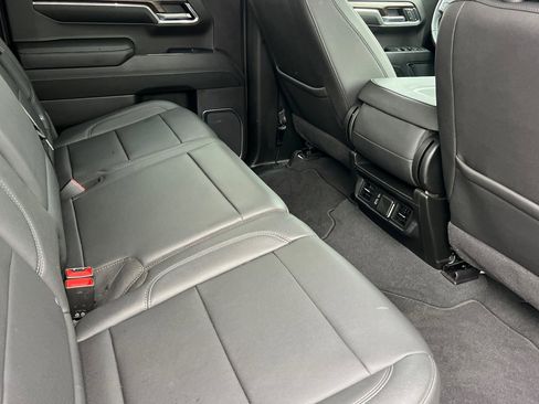 Used 2024 GMC Sierra 1500 SLT image 17
