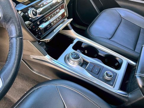 Used 2021 Ford Explorer Limited w/ Equipment Group 301A image 12