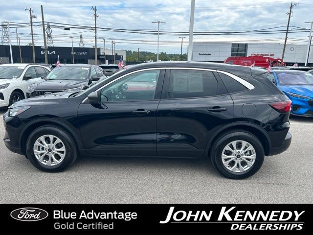Certified 2023 Ford Escape Active AWD/4WD image 2