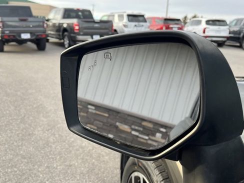 Used 2016 Subaru Crosstrek 2.0i Limited image 23