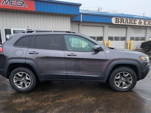 Used 2019 Jeep Cherokee Trailhawk w/ Comfort/Convenience Group image 11