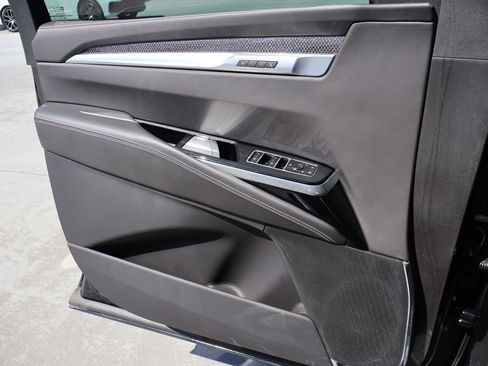 Used 2025 Cadillac Escalade V AWD/4WD image 41