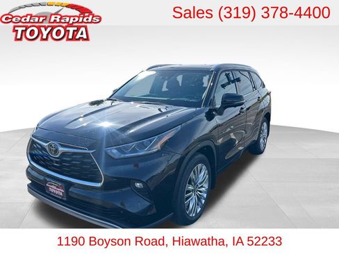 Used 2023 Toyota Highlander Platinum AWD/4WD image 1