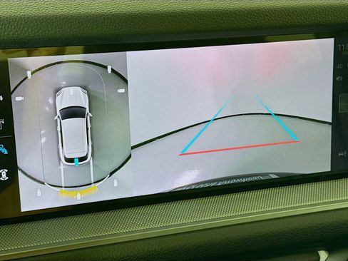 New 2026 Porsche Cayenne image 19