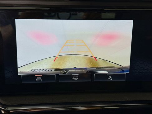 Used 2022 GMC Sierra 1500 AT4 w/ AT4 Preferred Package image 17