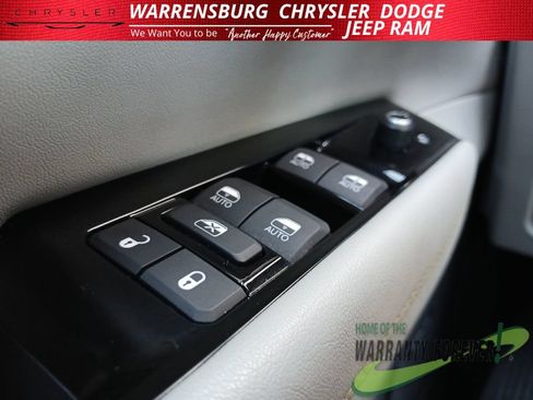 Used 2024 Jeep Wagoneer L Series II w/ Flexible Seating Group AWD/4WD image 31