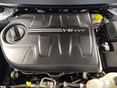 Used 2020 Jeep Cherokee Trailhawk AWD/4WD image 30