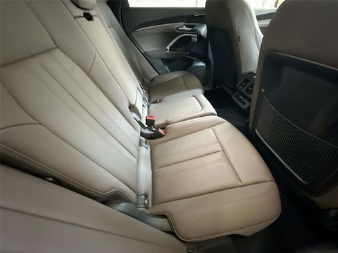 Certified 2025 Audi Q5 Premium w/ Convenience Package AWD/4WD image 27