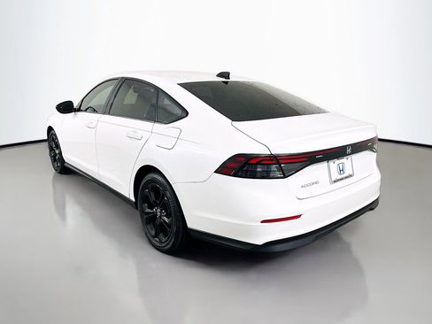 Certified 2025 Honda Accord SE image 7