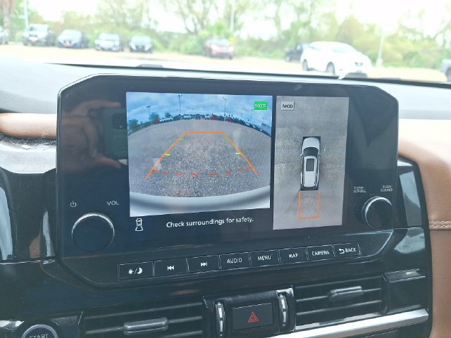 Certified 2023 Nissan Pathfinder Platinum FWD image 13