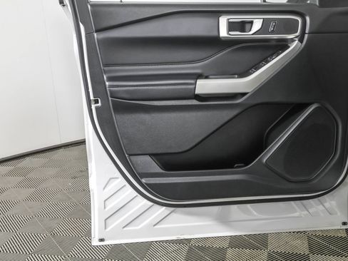 Used 2021 Ford Explorer XLT w/ Equipment Group 202A image 35