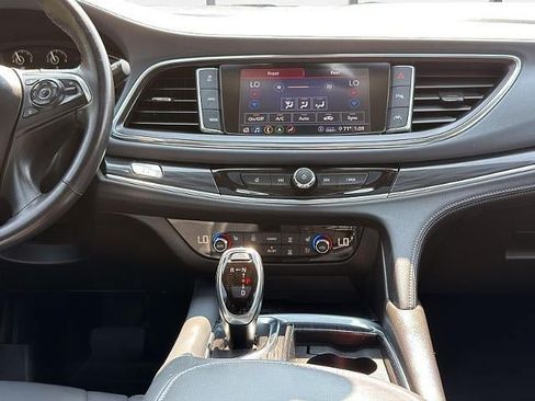 Used 2021 Buick Enclave Premium w/ Sun and Sites Package AWD/4WD image 23