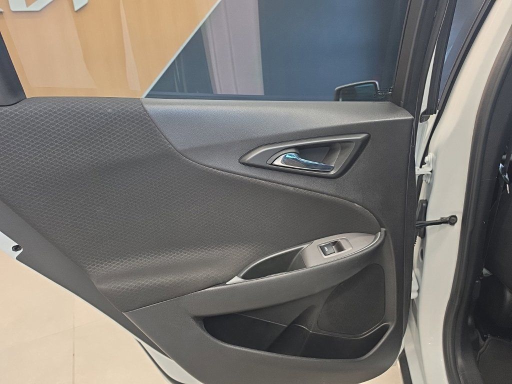 Used 2025 Chevrolet Malibu RS FWD image 39