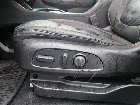 Used 2023 Chevrolet Bolt LT w/ Infotainment Package image 25