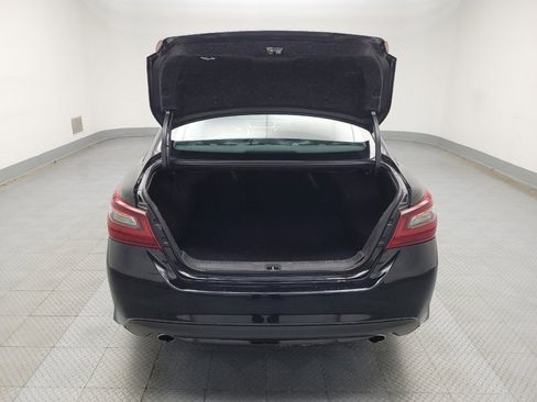 Used 2018 Nissan Altima 2.5 SR w/ SR Midnight Edition image 29