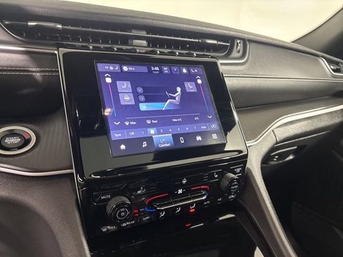 Certified 2023 Jeep Grand Cherokee Altitude image 17