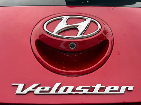 Used 2013 Hyundai Veloster w/ Style Pkg FWD image 34
