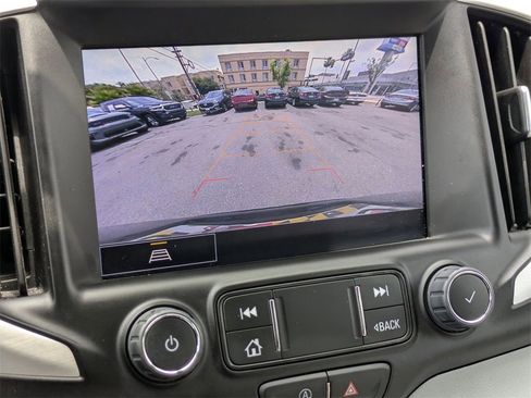 Used 2023 GMC Terrain SLT image 16