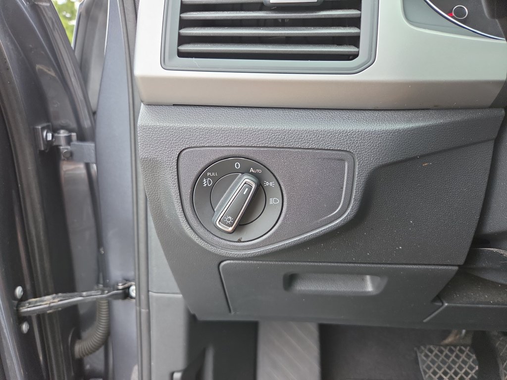 Used 2020 Volkswagen Atlas SE FWD image 19