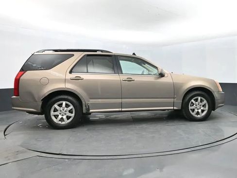 Used 2007 Cadillac SRX w/ Premium Seating Package image 4