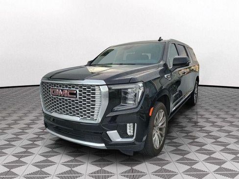 Used 2023 GMC Yukon XL Denali AWD/4WD image 3