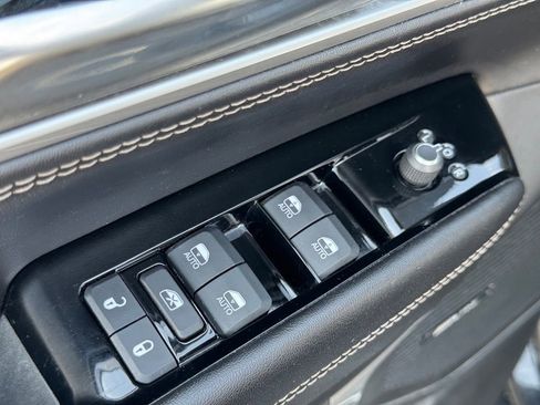 Used 2023 Jeep Wagoneer L Series II image 17