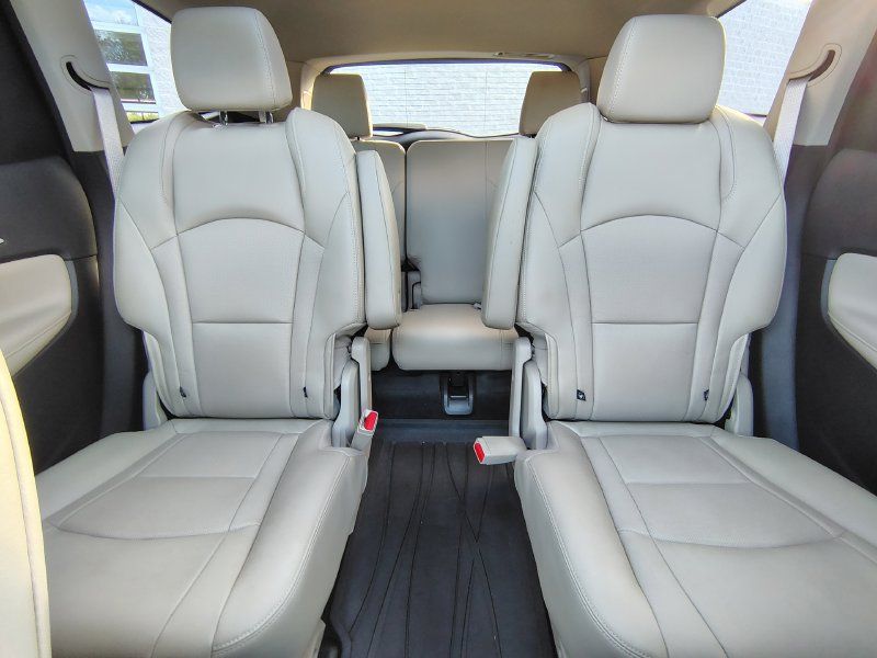Used 2021 Buick Enclave Essence w/ Sound and Sites Package FWD image 26