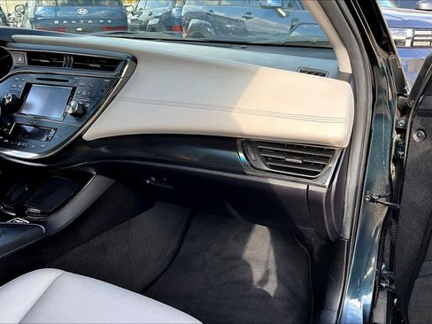 Used 2016 Toyota Avalon Touring image 17