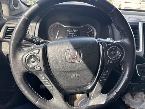 Used 2017 Honda Pilot Touring image 19