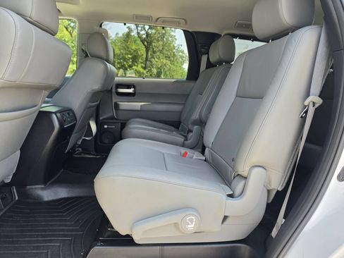 Used 2016 Toyota Sequoia Limited w/ Safety & Convenience Package RWD image 22