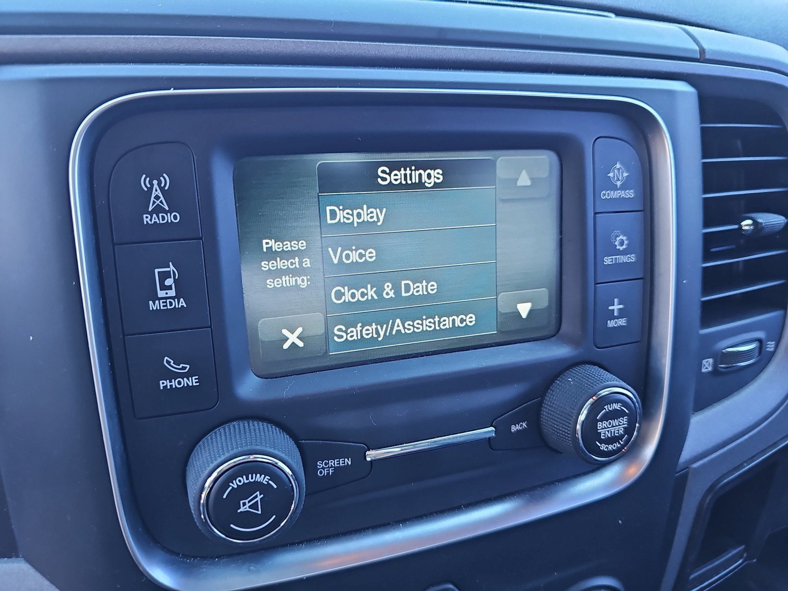 Used 2018 RAM 1500 Express w/ Express Value Package AWD/4WD image 24