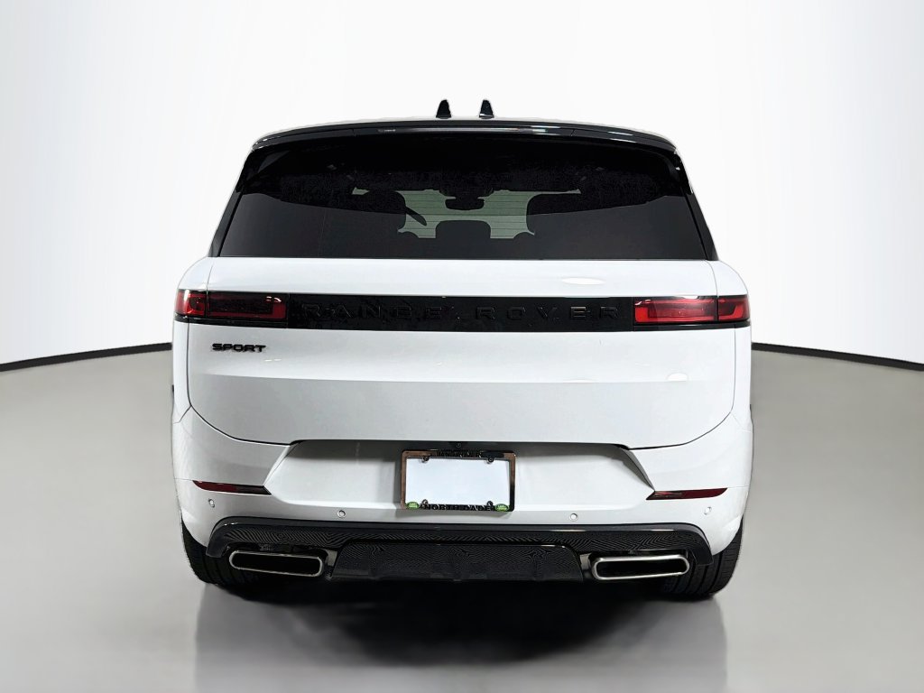 New 2027 Land Rover Range Rover Sport Dynamic SE AWD/4WD image 6