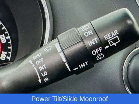 Used 2013 Toyota Highlander SE image 16