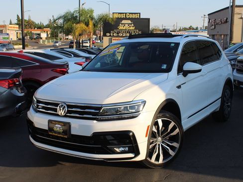 Used 2021 Volkswagen Tiguan SEL Premium R-Line w/ 3rd Row Seat Package AWD/4WD image 45