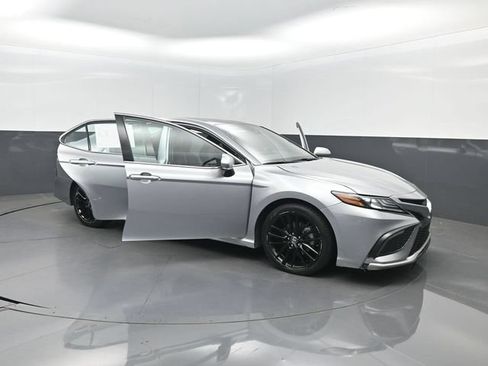Used 2023 Toyota Camry XSE FWD image 39