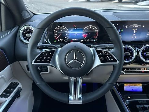 New 2026 Mercedes-Benz GLB 250 4MATIC image 13