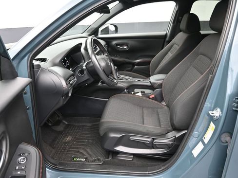 Used 2025 Honda HR-V Sport image 18