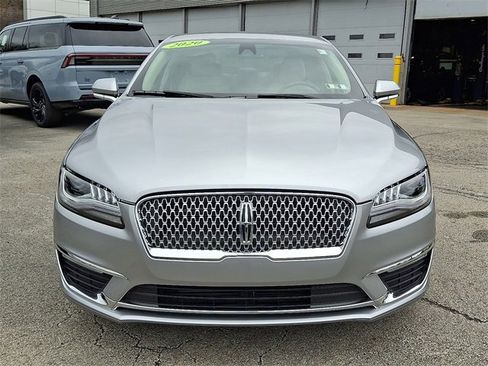 Used 2020 Lincoln MKZ image 2
