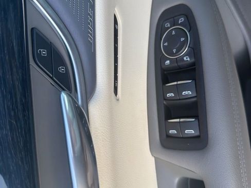 Used 2024 Cadillac XT6 Premium Luxury w/ Technology Package AWD/4WD image 15