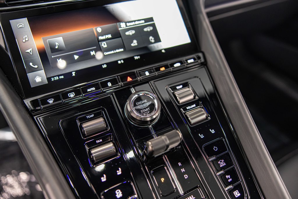 Used 2026 Aston Martin DB12 Coupe RWD image 28