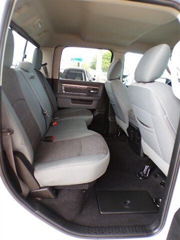 Used 2020 RAM 1500 Warlock AWD/4WD image 32